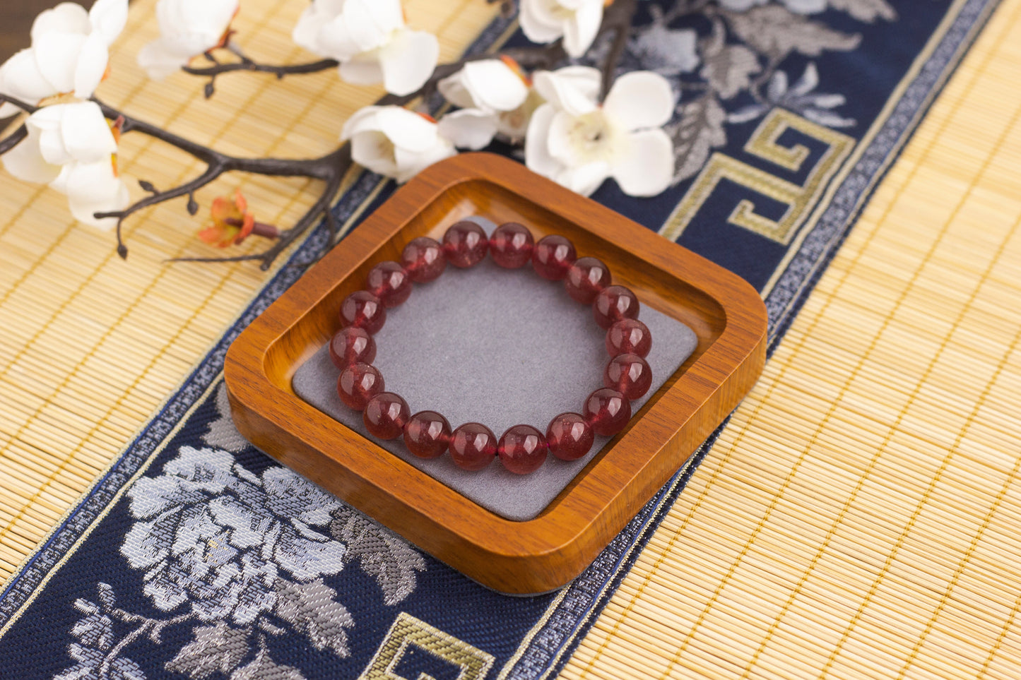 <You's jewelry>Exclusive customized strawberry crystal bracelet(11+)