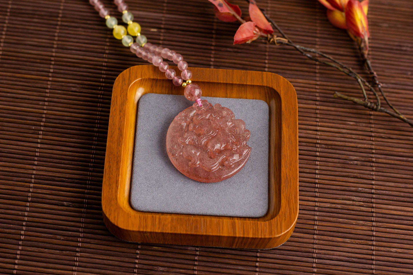 <You's jewelry>Exclusive customized strawberry crystal nine-tail pendant