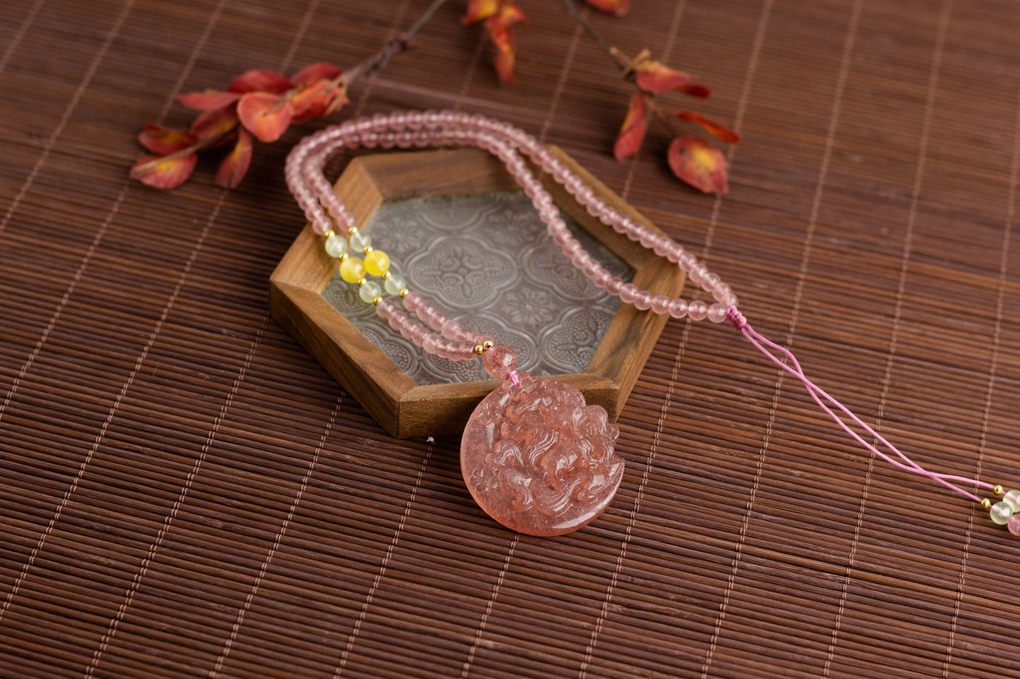 <You's jewelry>Exclusive customized strawberry crystal nine-tail pendant